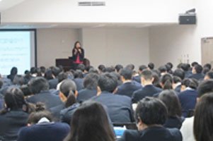 堺高校　２年　国際理解教育