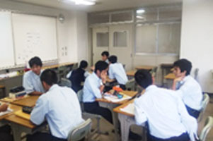 堺高校　２年１組英語演習