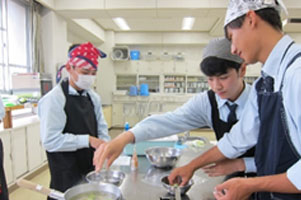 堺高校　家庭基礎　調理実習