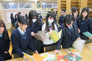 堺高校　2年家庭基礎　保育実習