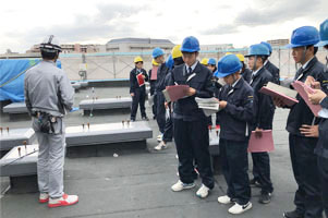 堺高校　建築インテリア創造科２年生 鋼構造建築物の見学