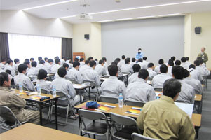 堺高校　機械材料創造科２年生　工場見学