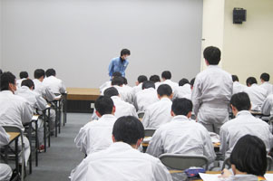 堺高校　機械材料創造科２年生　工場見学