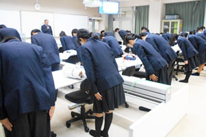 堺高校　マネジメント創造科3年生　総合実践授業