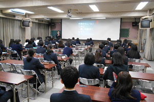 堺高校　１年生　マネジメント創造科