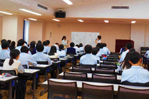 堺高校　マネジメント創造科２年生　小論文講座