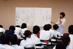 堺高校　マネジメント創造科２年生　小論文講座