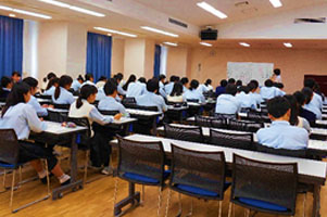 堺高校　マネジメント創造科２年生　小論文講座