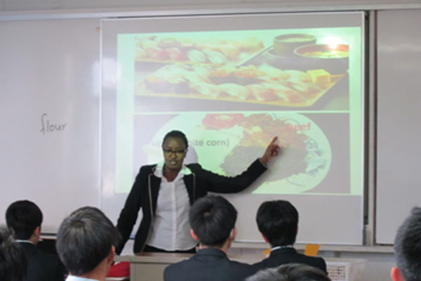 堺高校　Rose先生