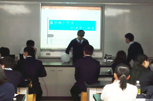 堺高校　サイエンス創造科　２年生　課題研究中間発表会