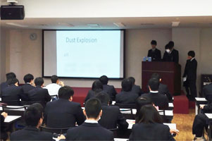 堺高校　サイエンス創造科　1年生　情報の科学発表会