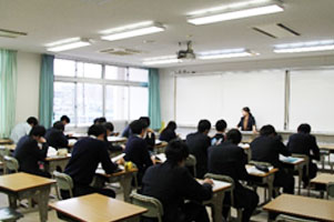 堺高校　２年生 進路別進路説明会