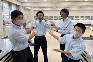 堺高校　マスク製作