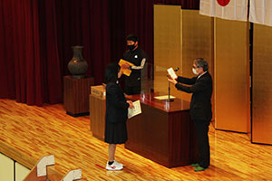 堺高校　３年生生徒表彰