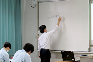 堺高校　教育実習生紹介