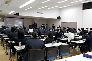 堺高校　サイエンス科学発表会