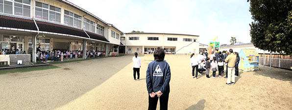 建築インテリア　遊具寄贈