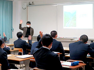 堺高校　職業別進路説明会