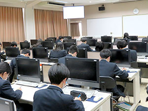 堺高校　マネジメント創造科