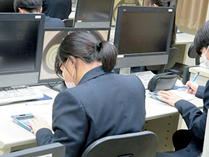 堺高校　マネジメント創造科