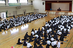 堺高校　全校集会