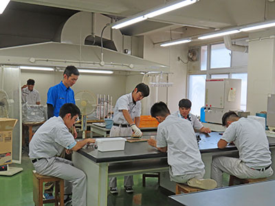 堺高校　機械材料創造科３年生　課題研究