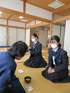 堺高校　茶華道部